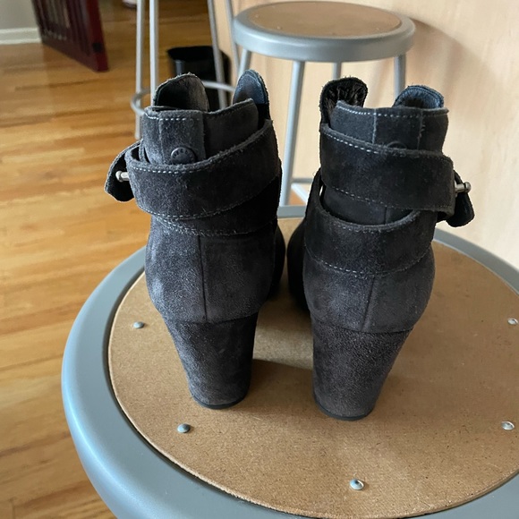 Rag and Bone grey suede bootie. Size 5. Excellent condition. - Picture 3 of 4